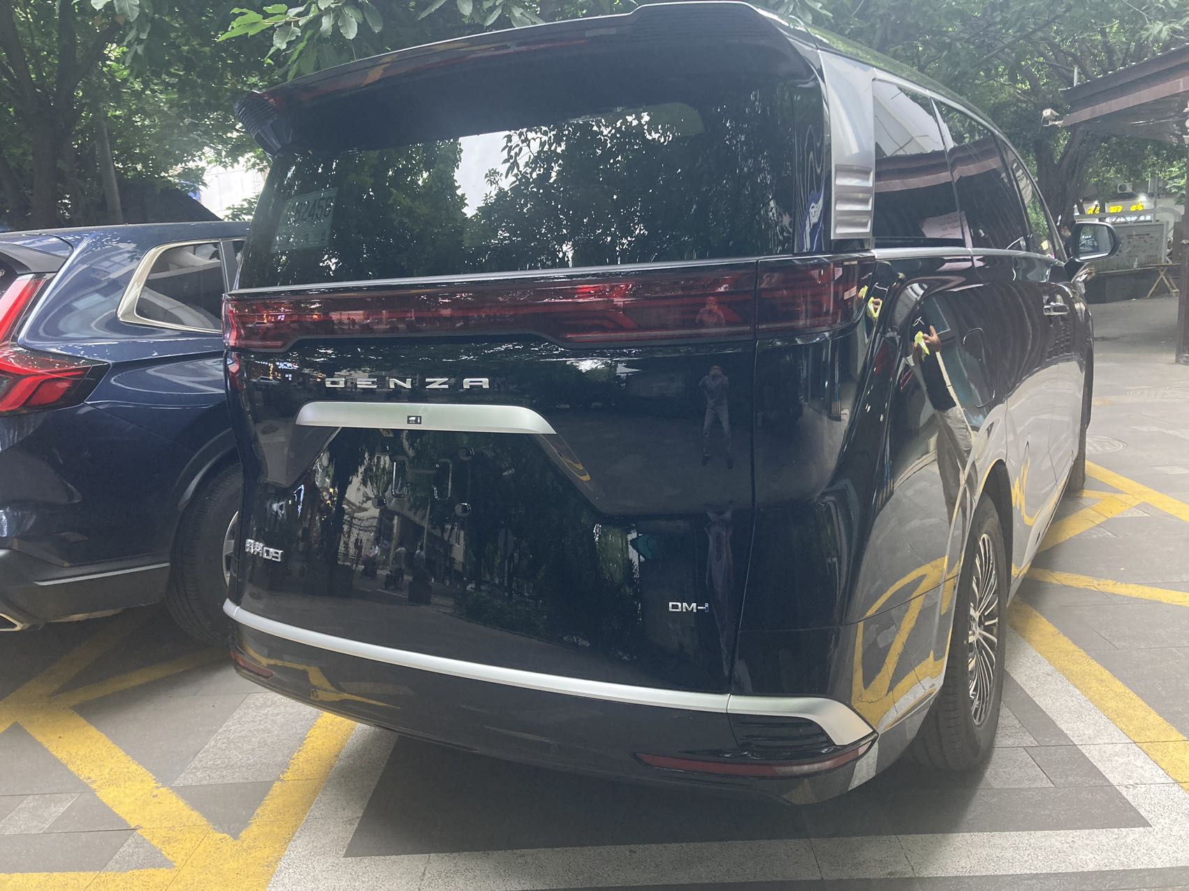 成都旅游应该选择租什么样的车？