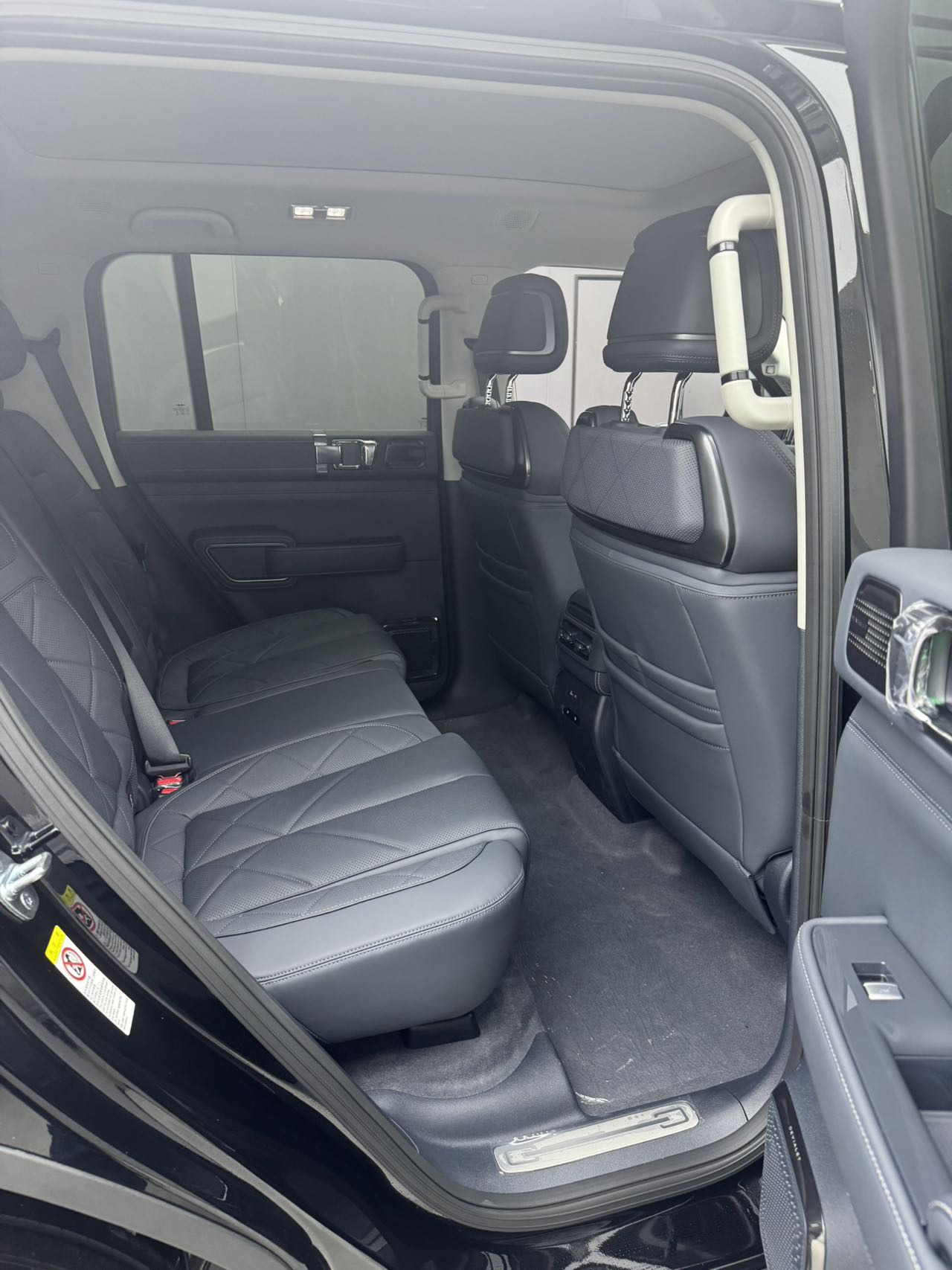 成都租车公司：迎宾灯什么情况下才亮？