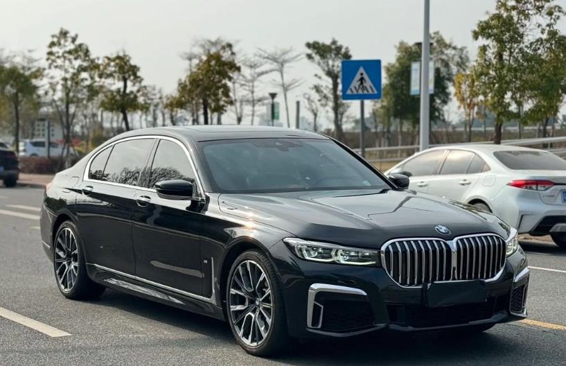 宝马740领先卓越型